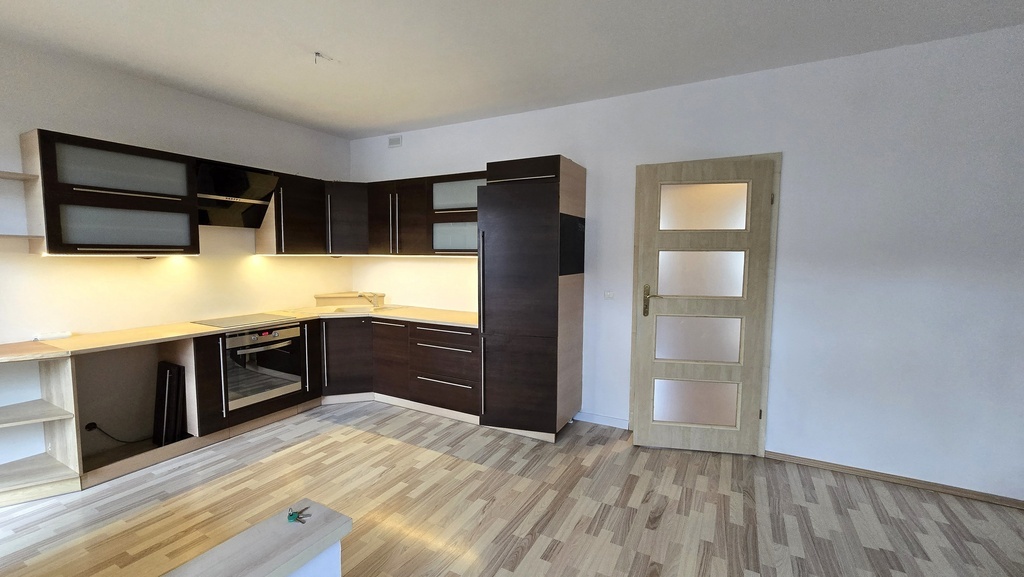 Mieszkanie 3 pokojowe z balkonem (9)