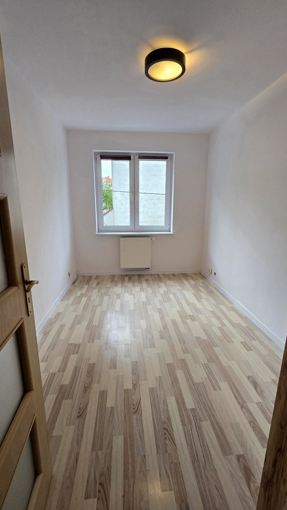 Mieszkanie 3 pokojowe z balkonem (12)