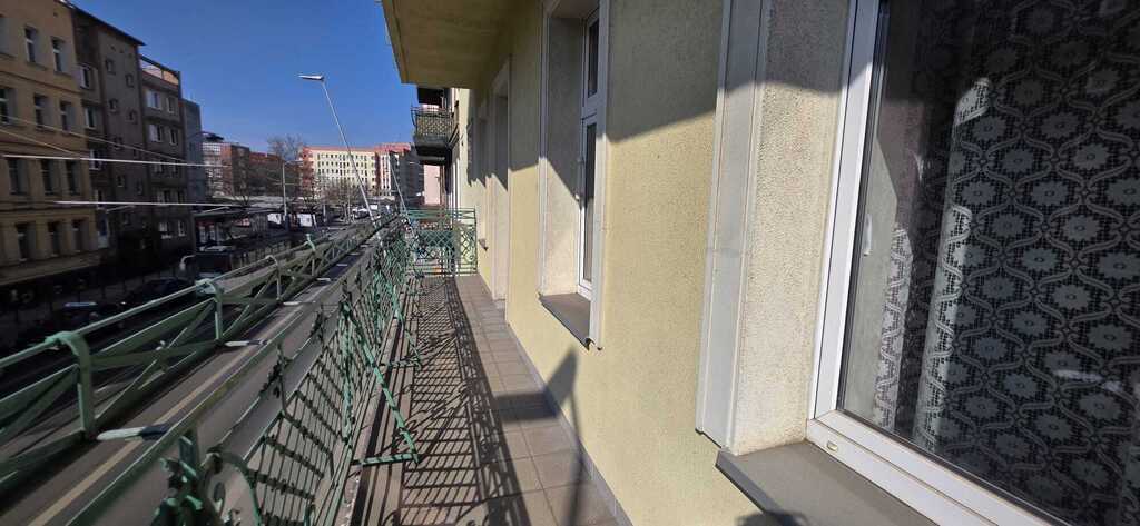 Dwa pokoje w centrum z dużym balkonem (3)