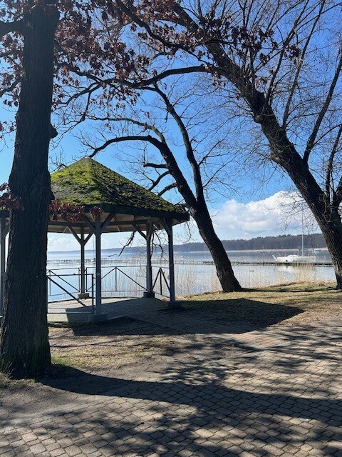 dokonała lokalizacja w pierwszej linii od jeziora (3)