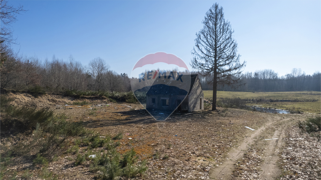 Działka bez sąsiadów z możliwością odbudowy domu (12)