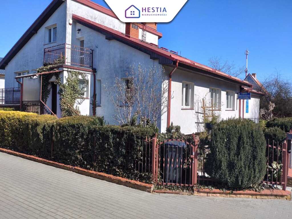 Przestronny dom z ogromnym potencjałem (1)