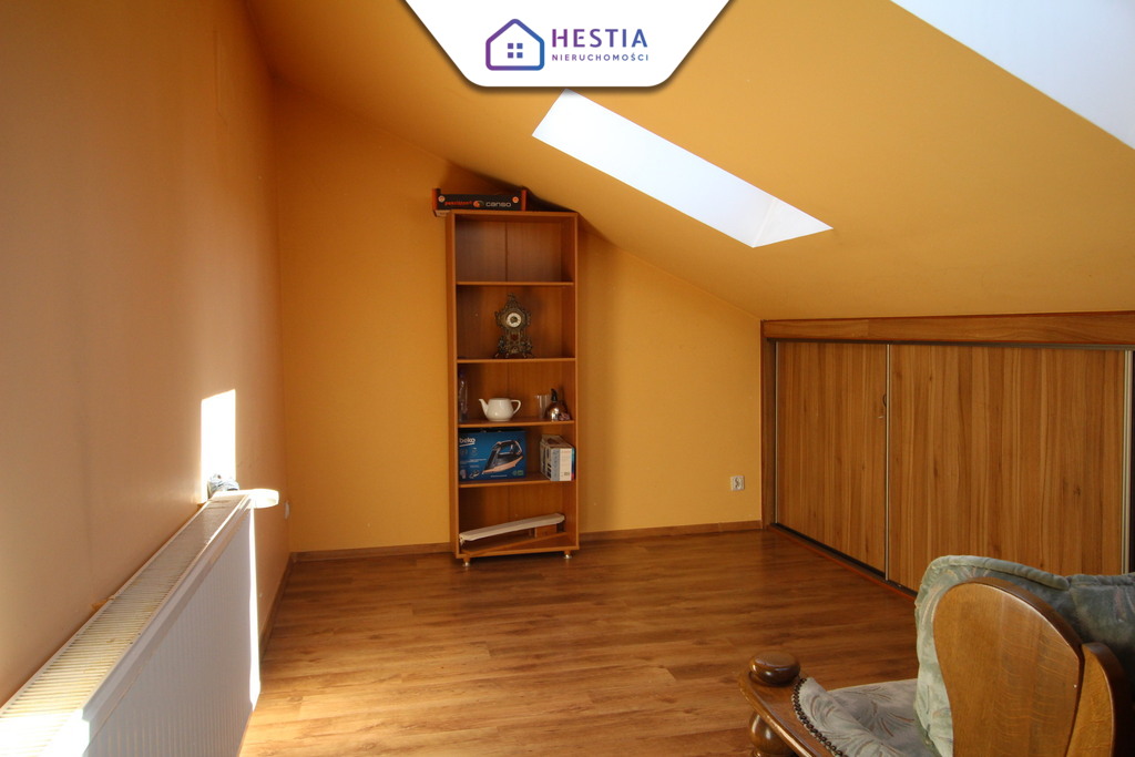 Przestronny dom z ogromnym potencjałem (14)