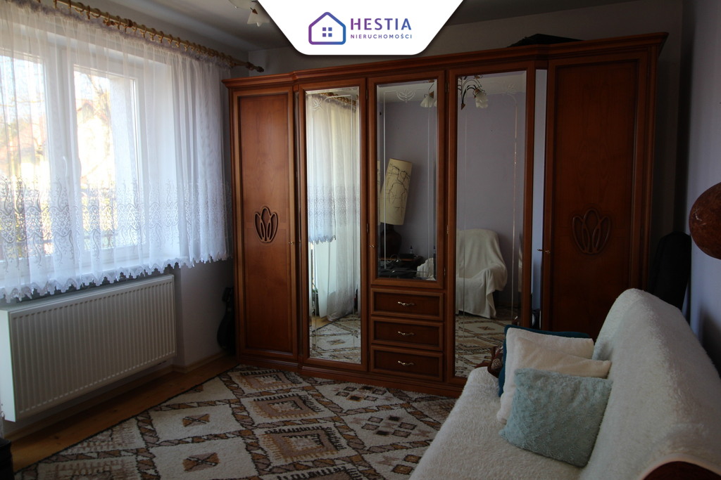 Przestronny dom z ogromnym potencjałem (12)