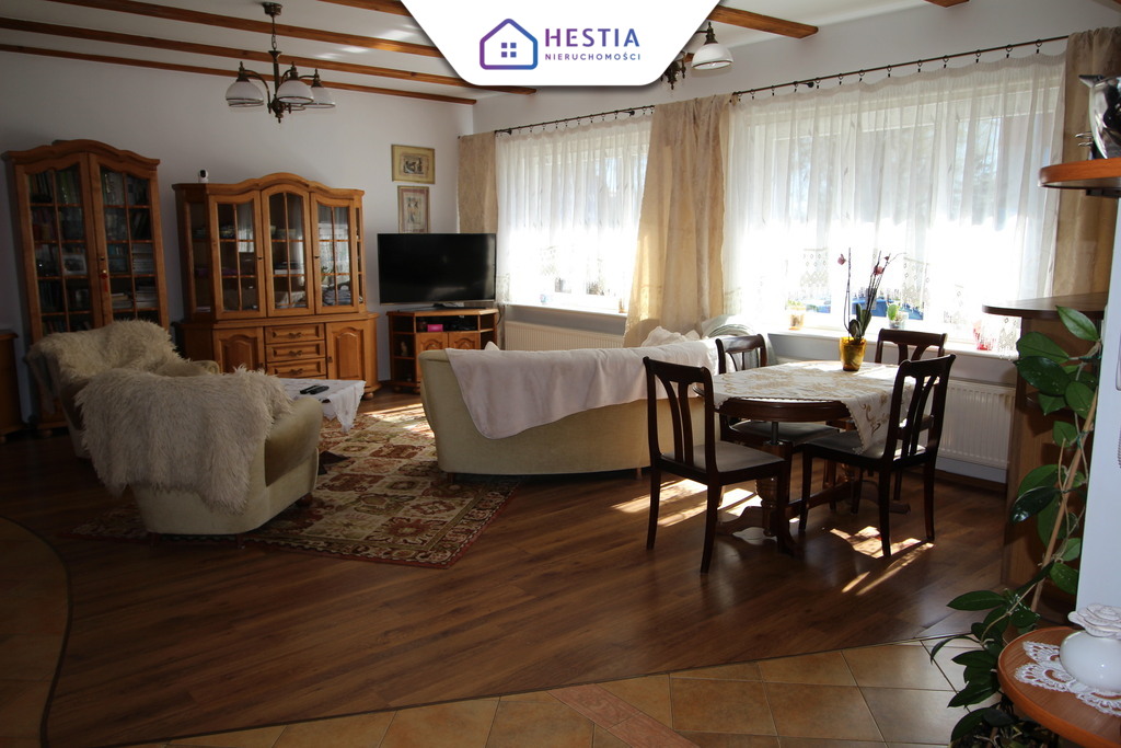 Przestronny dom z ogromnym potencjałem (5)