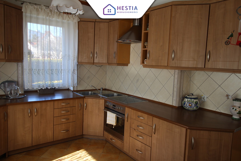 Przestronny dom z ogromnym potencjałem (8)