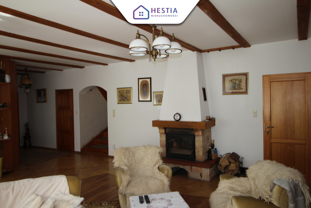 Przestronny dom z ogromnym potencjałem (6)