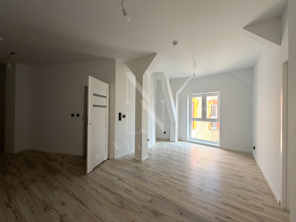 Mieszkanie na poddaszu w samym sercu miasta (2)