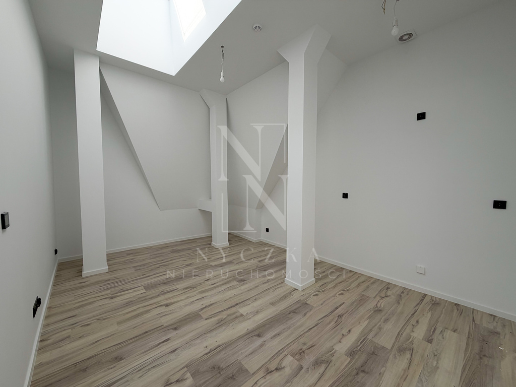 Mieszkanie na poddaszu w samym sercu miasta (3)