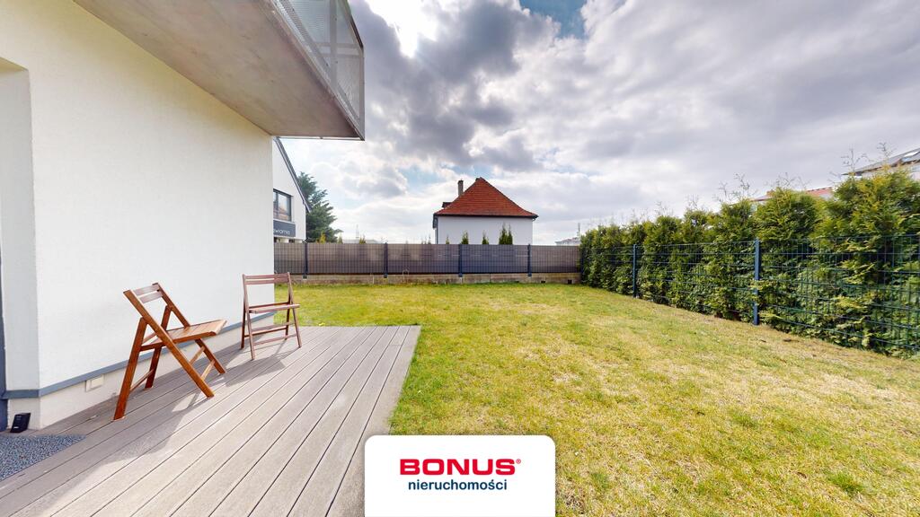 Luksusowy apartament z ogródkiem na Warszewie (27)