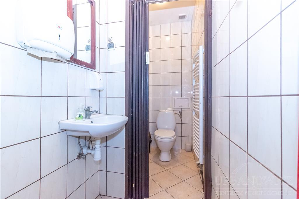 Lokal użytkowy, parter przy ul. Modrzejewskiej. (10)