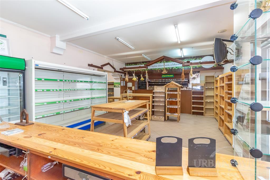 Lokal użytkowy, parter przy ul. Modrzejewskiej. (2)