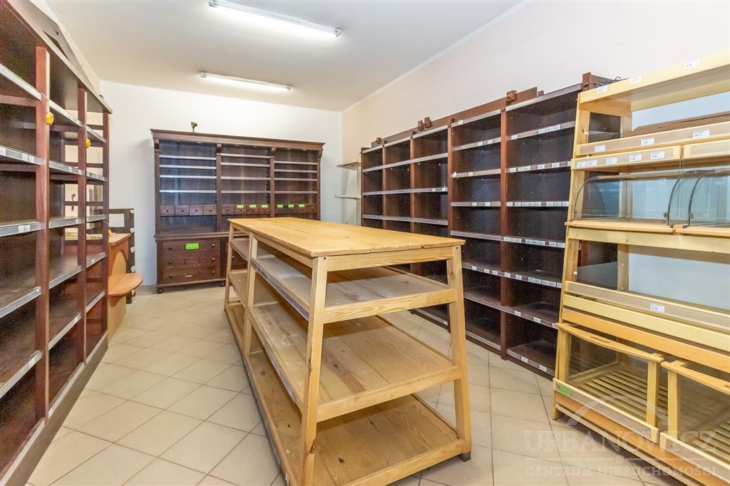 Lokal użytkowy, parter przy ul. Modrzejewskiej. (6)