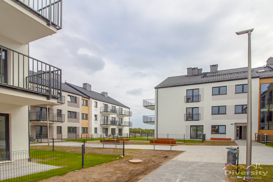 Warszewo, trzy pokoje, duży balkon, staw (1)