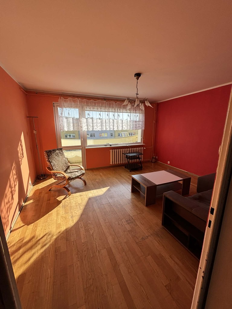 Trzypokojowe mieszkanie w Policach (1)