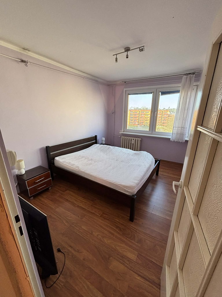 Trzypokojowe mieszkanie w Policach (2)