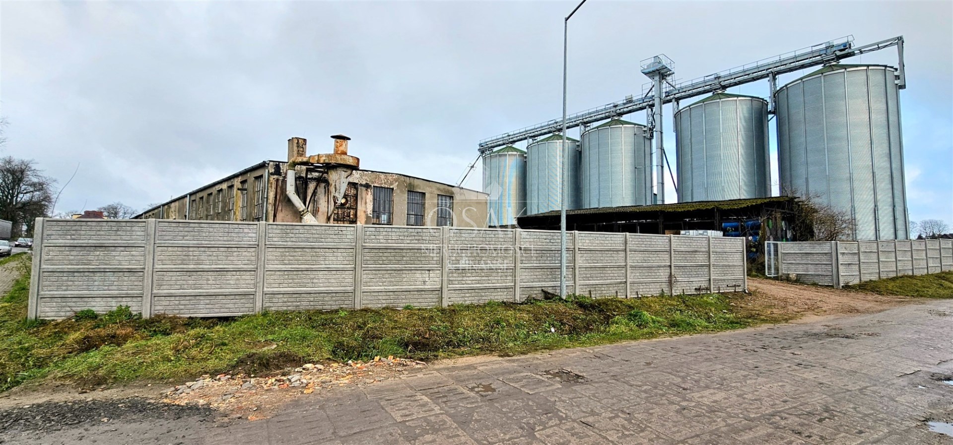 HIT! Działka komercyjna z budynkami - Choszczno (4)