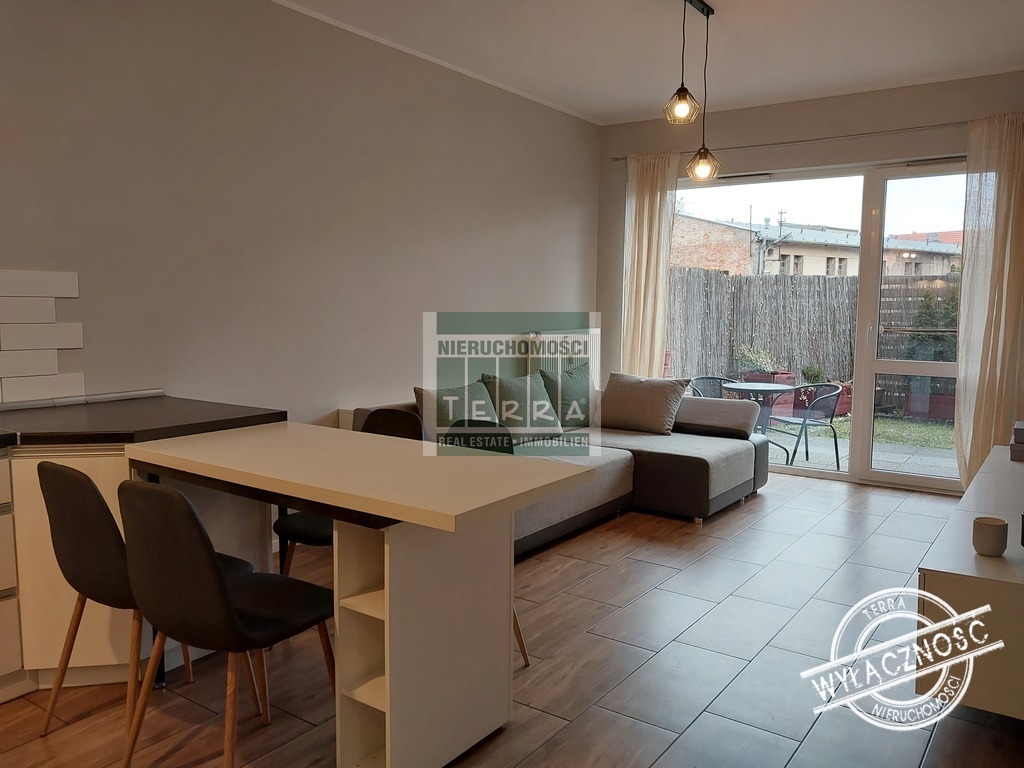 Dwa pokoje z ogródkiem i komórką lok. (9)