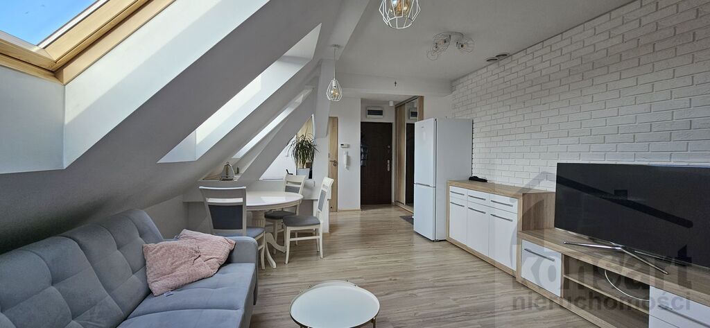 2 pokoje w odnowionej kamienicy na Niebuszewie (1)