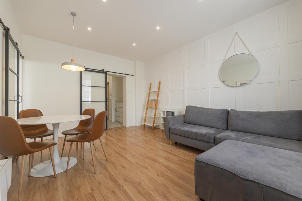 Duże 2 pokoje gotowe do zamieszkania. (2)