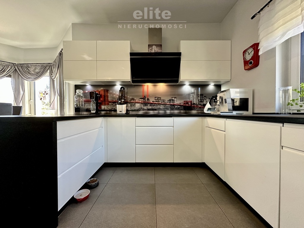 Stara Rudnica dom z antresolą piwnicą i garażem (4)