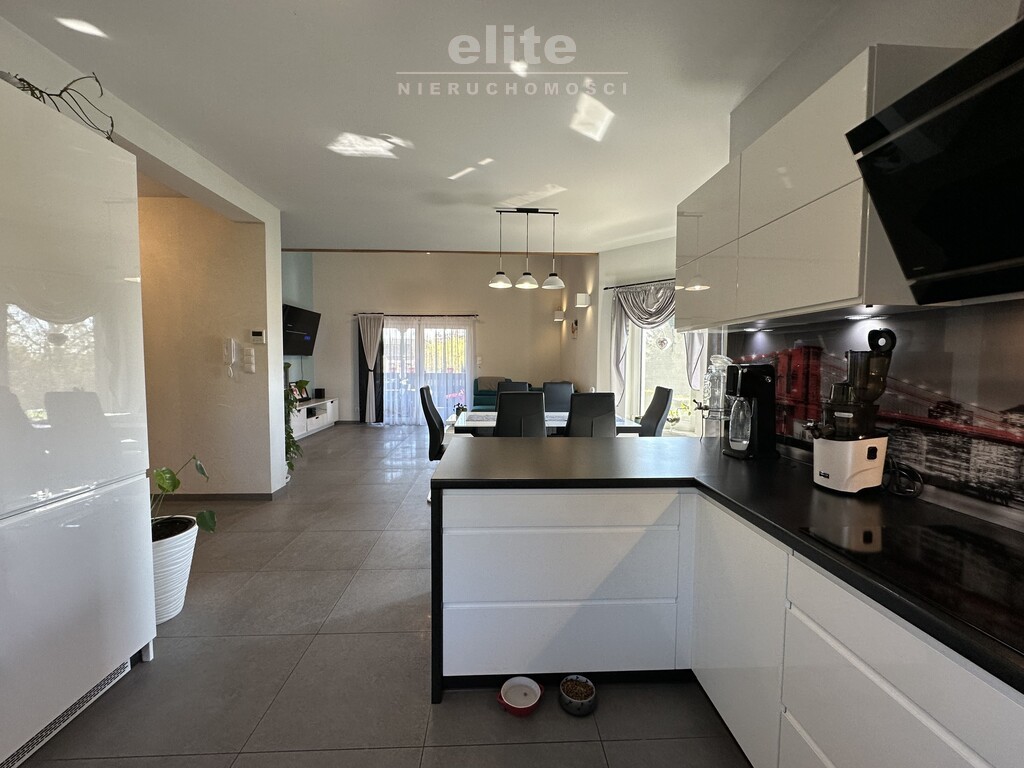 Stara Rudnica dom z antresolą piwnicą i garażem (5)