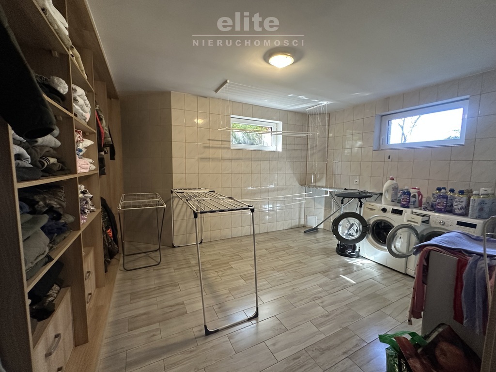 Stara Rudnica dom z antresolą piwnicą i garażem (21)