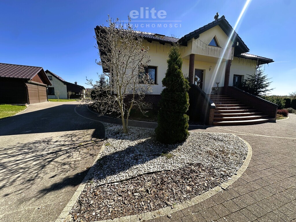 Stara Rudnica dom z antresolą piwnicą i garażem (18)