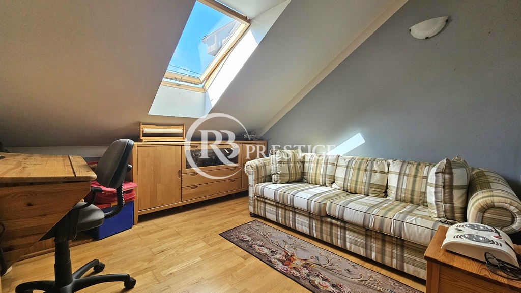 Dom z lokalem usł. pośród zieleni i ciszy. (6)