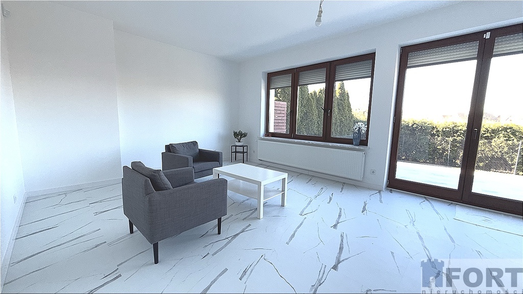 Komfortowy duży dom w doskonałej lokalizacji (2)