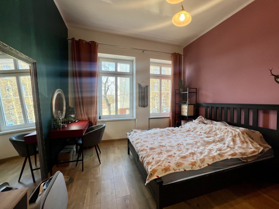 Klimatyczne 2 pokoje 1 Piętro Piwnica Centrum Limanowskiego (3)