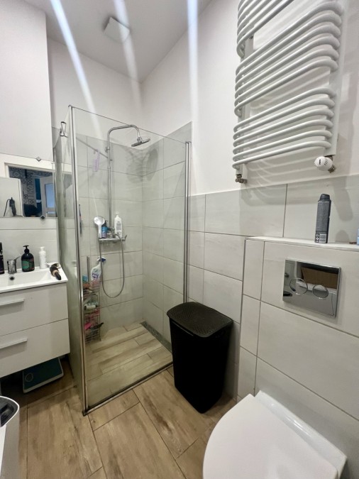 Klimatyczne 2 pokoje 1 Piętro Piwnica Centrum Limanowskiego (4)