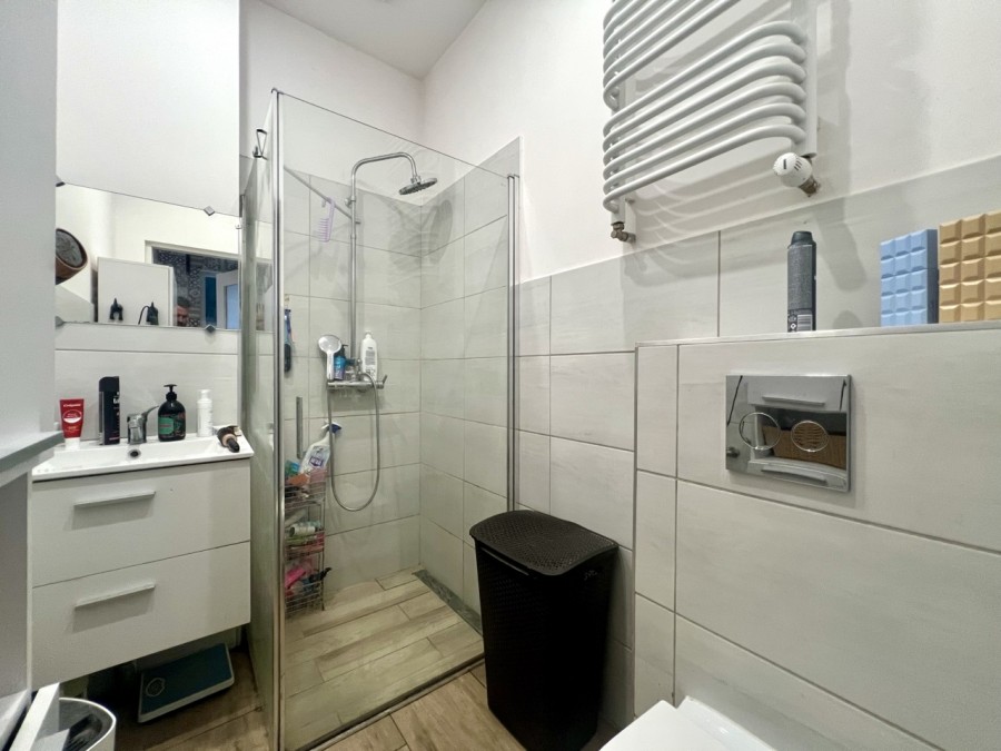 Klimatyczne 2 pokoje 1 Piętro Piwnica Centrum Limanowskiego (5)