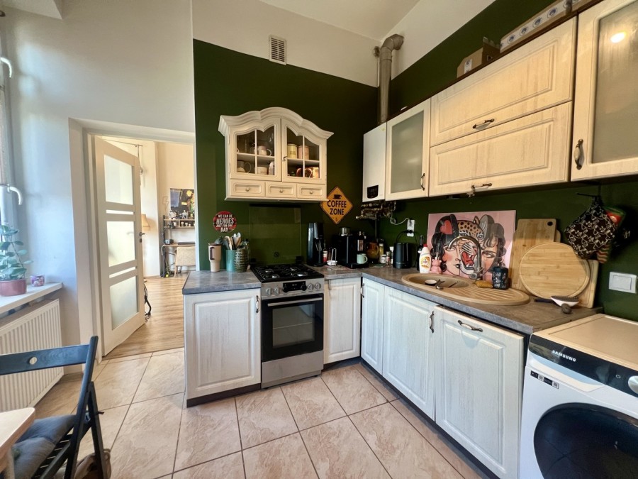 Klimatyczne 2 pokoje 1 Piętro Piwnica Centrum Limanowskiego (8)