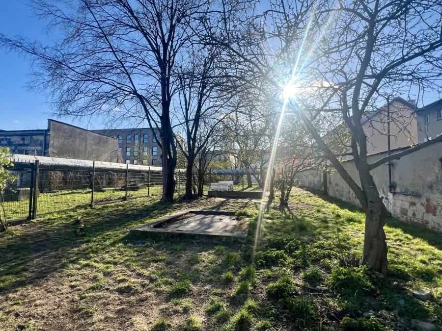 Klimatyczne 2 pokoje 1 Piętro Piwnica Centrum Limanowskiego (10)