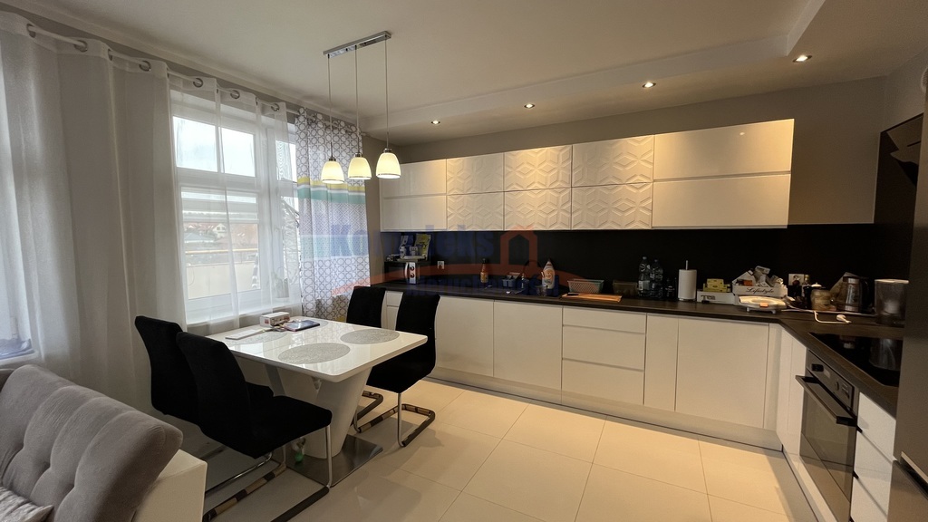 Do wynajęcia 3 pok. taras 22m2 , balkon , garaż. (3)