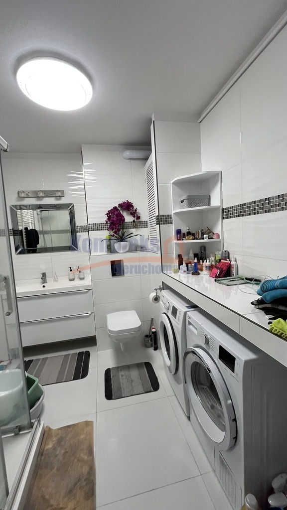 Do wynajęcia 3 pok. taras 22m2 , balkon , garaż. (17)