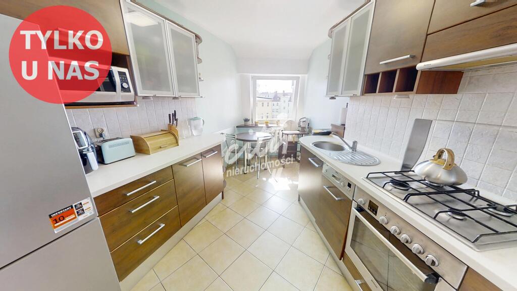 Śródmieście - 70 m2, 3 pokoje, balkon (1)