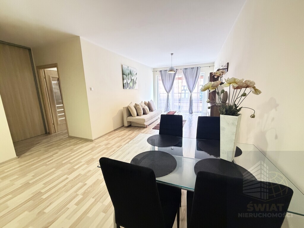 Jasne i przestronne mieszkanie 56 m2 (2)