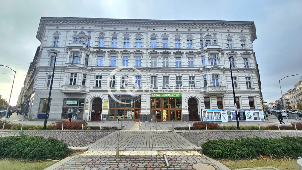 Mieszkanie z potencjałem i widokiem na Plac Zgody (1)