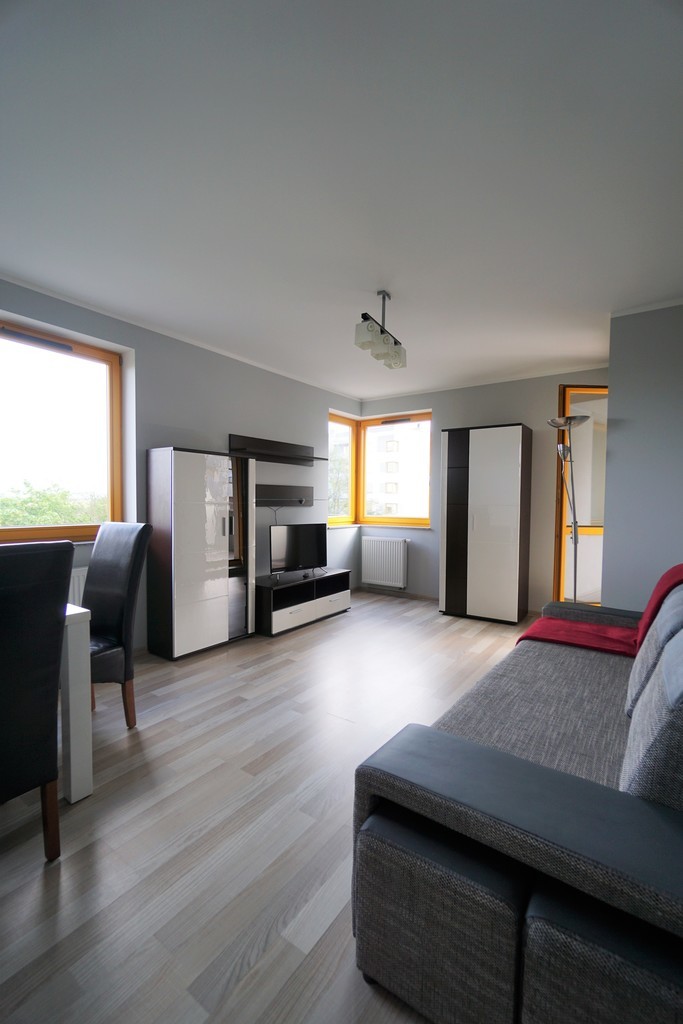 Os. Polonia, na wynajem 2-pok. mieszkanie (1)