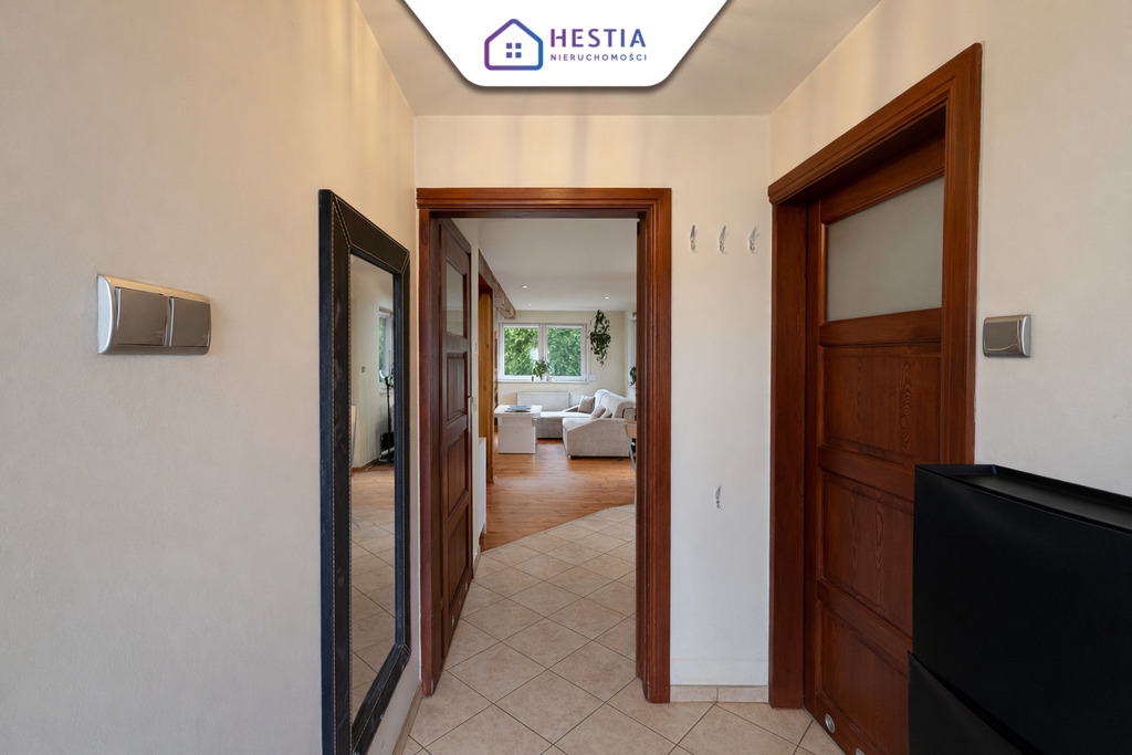 Urokliwy Dom z Garażem wolnostojącym (8)