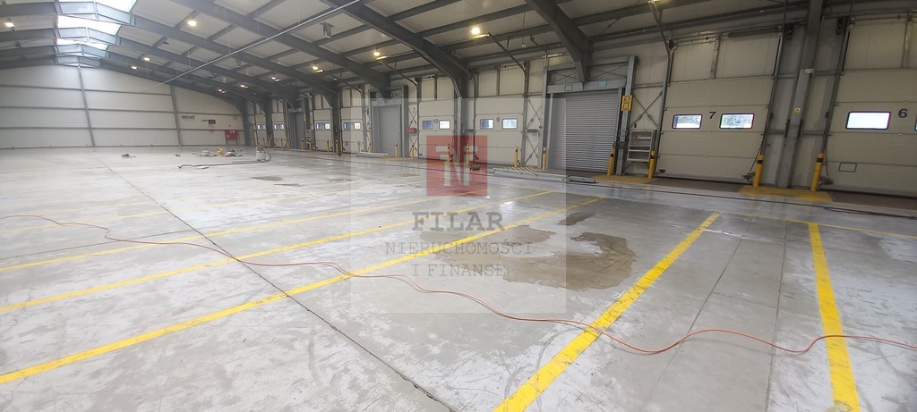 Obiekt -1 ha działki(2400m2 magazyny+770m2 biur) (3)