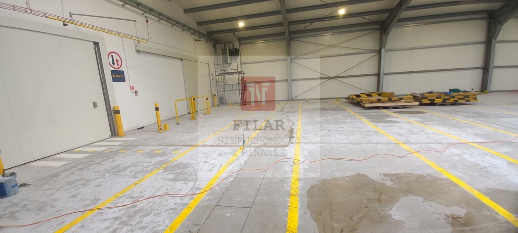 Obiekt -1 ha działki(2400m2 magazyny+770m2 biur) (4)