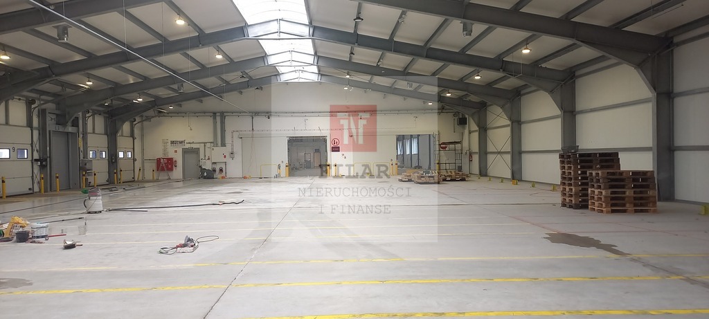 Obiekt -1 ha działki(2400m2 magazyny+770m2 biur) (8)