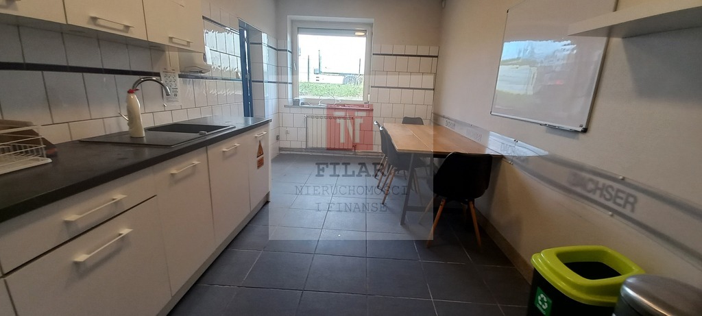 Obiekt -1 ha działki(2400m2 magazyny+770m2 biur) (21)