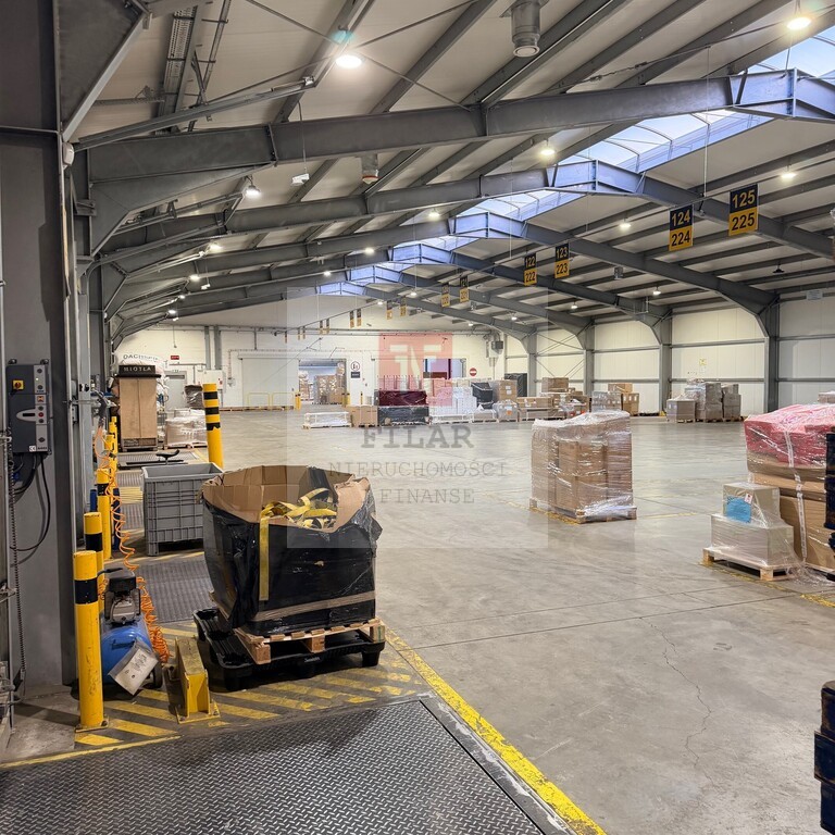Obiekt -1 ha działki(2400m2 magazyny+770m2 biur) (3)