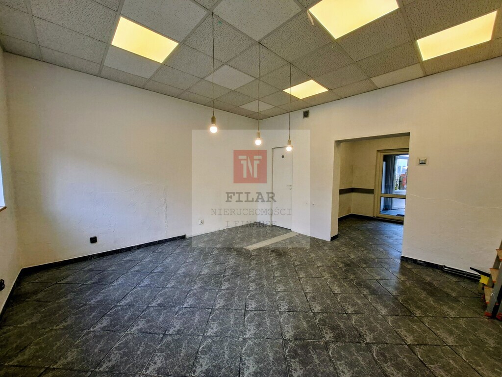 Lokal, 32 m2, parter, Bezrzecze  (2)