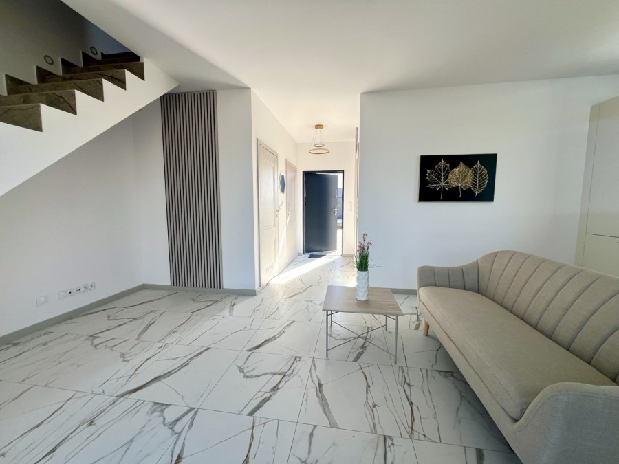 Nowy Wykończony Pod Klucz Dom w Otulinie Lasu (10)