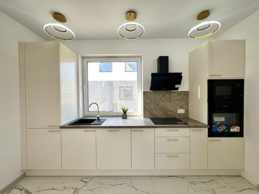 Nowy Wykończony Pod Klucz Dom w Otulinie Lasu (11)